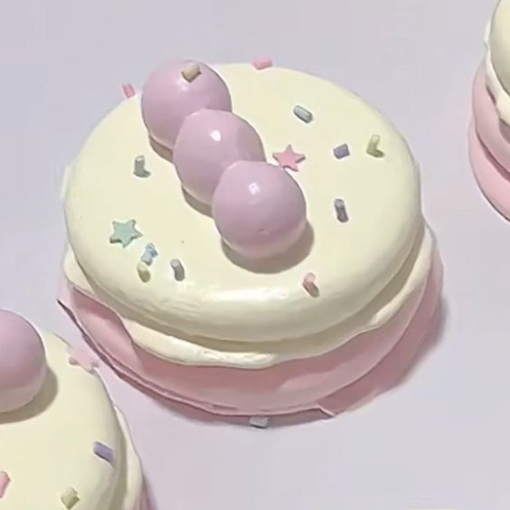 Soufflé Cake Squishy Toy